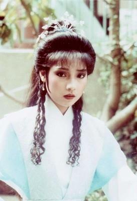 戚美珍，1962年1月5日出生于中国香港，香港演员，笑傲江湖里的岳灵珊！
