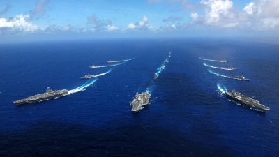 ​美航母战斗群每年吞掉1300亿：中国养几艘适合？专家的回答很直接