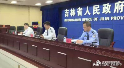 ​扫二维码挪车咋用？记者手把手教你
