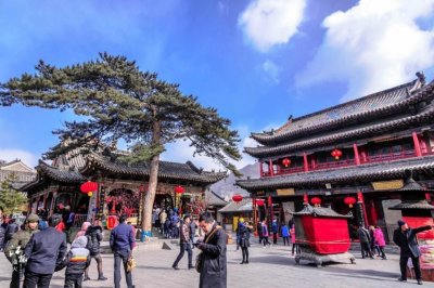 ​为何国内富豪明星频繁出入五台山？山西五台山到底有多灵验？