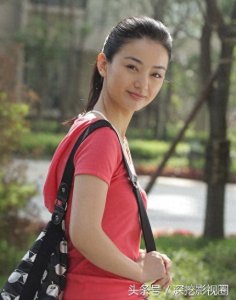 ​记得《雪豹》里的萧雅吗？低调、鲜有绯闻，话剧出身，文艺女神