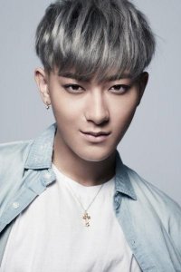 ​今天明星黄子韬被爱犬咬伤，正紧急医院中，以后爱犬人士要注意了