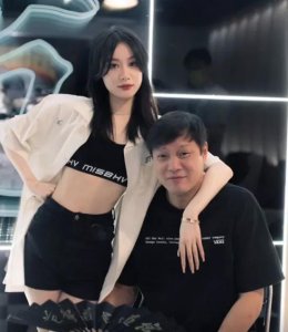 ​来认识下范志毅女儿范斯晶，好美呀