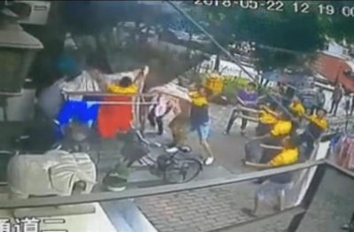 ​女子孕期徒手接住坠楼男童，现为患病女儿筹款！丈夫称已筹齐