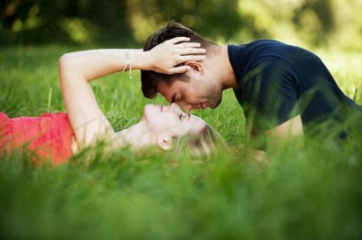​婚外情结束后，忘不掉情人的女人，大多会“这么做”