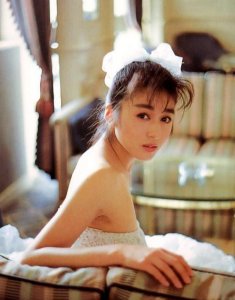 ​你可知道日本60后美女青山知可子的昔日美貌