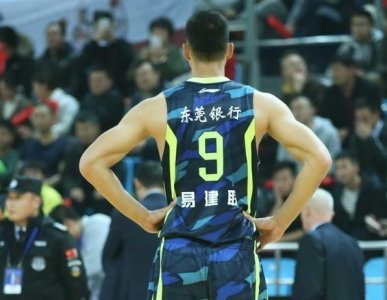​易建联CBA生涯总得分超唐正东 升至历史第4位