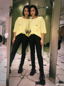 ​娱乐报道｜宋茜晒“双胞胎姐妹” 本来是镜子惹的祸