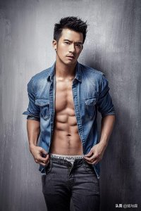 ​男版《红楼梦》“十二金钗”之腹肌帅哥-纪言恺