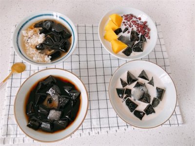 ​简单又好吃的龟苓膏，Q弹爽滑吃法多样化，清热消暑适合熬夜党