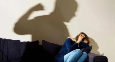 ​“我做鬼也不会放过你！”一个浑身是火的人哭喊着跑出了门……