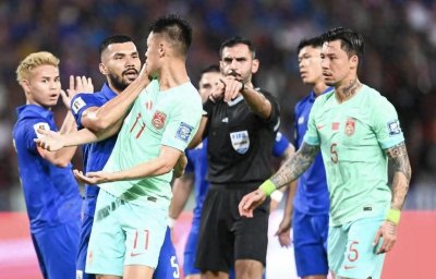​2-1！中国队提前出线，10分晋级，无惧韩国做局，韦世豪冲金球奖