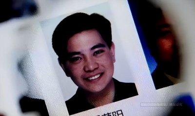 ​巨贪之子外逃22年，摇身一变成外籍富商，想让女儿继续当官