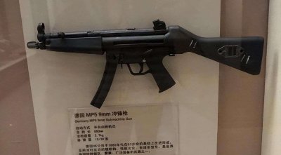 ​这就是终极人像神器！德国MP5冲锋枪：萨沙的武器图343号??