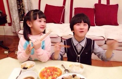 ​张亮儿子天天也太帅啦！才13岁就十足超模范儿