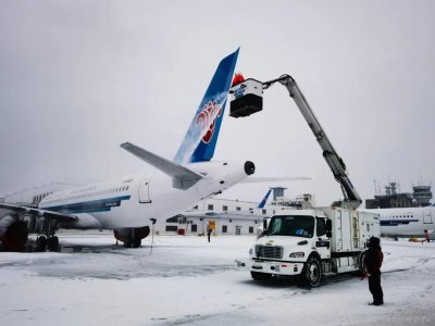 ​受到雨雪降温影响，大连这些公交线路暂缓发车，机场关闭跑道