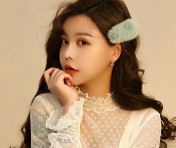 ​韩安冉又整容，面部修复后差点认不出，与亲生女儿相似度几乎为零
