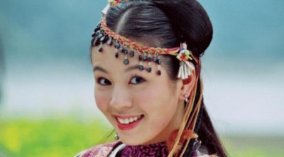 ​仙剑奇侠传阿奴扮演者刘品言，如今32岁还保留着当年的那一份可爱