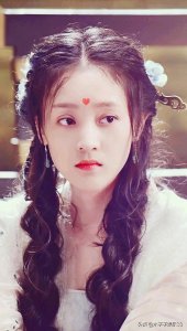 ​她是《灵魂摆渡》里的何花，被人们称为美女孟婆，你们怎么看？