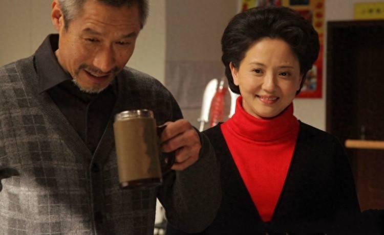 比祁同伟大10岁的梁璐，其实是位妈妈专业户，演技的确了得