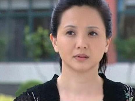 比祁同伟大10岁的梁璐，其实是位妈妈专业户，演技的确了得