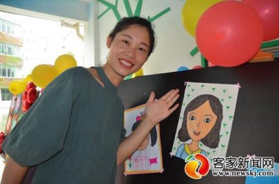 ​教师节礼物：小学生为老师画像