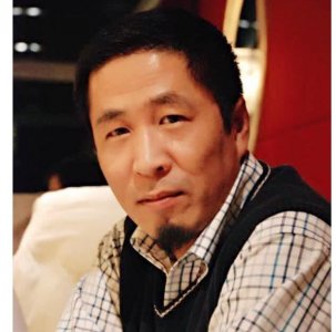 ​音乐教授怒批华晨宇不懂乐理，还乱指导别人，花花霸气回应