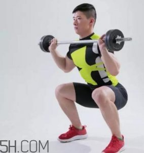 ​深蹲时怎么呼吸？深蹲的正确呼吸方法