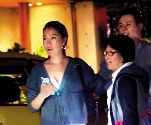 杨祐宁新恋情曝光？疑似与神秘女同居，女友长相曝光神似郭采洁