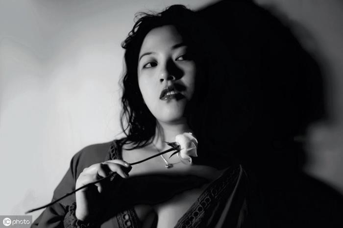 老公不爱你却又不离婚（明明不爱你却又不愿意跟你离婚）