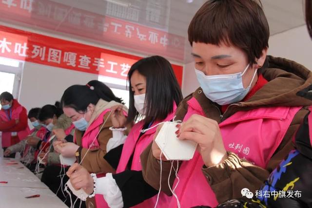 女足风采谱新篇（嘎查女足巧手缝出）(6)