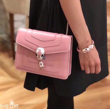 宝格丽七夕限定款包包尺寸 最适合夏天的大小