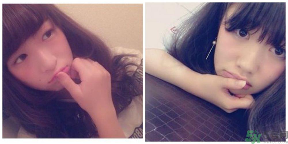 性感的拇指Pose 漂亮女孩必须学会