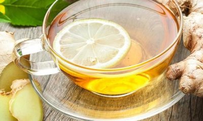 ​柠檬切片泡水喝清香怡人好处多 柠檬水的制作妙招