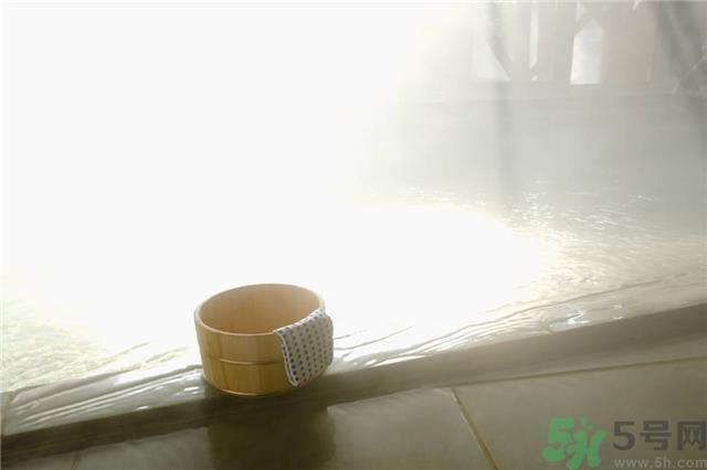 泡温泉需要带什么东西？泡温泉需要准备什么东西？
