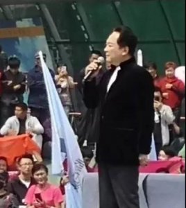 ​唐国强朗诵诗歌《有的人》