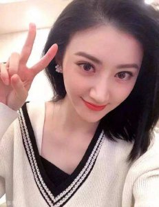 ​有一种“神颜”叫做景甜，自拍看起来不惊艳，合照却从来不怕谁！