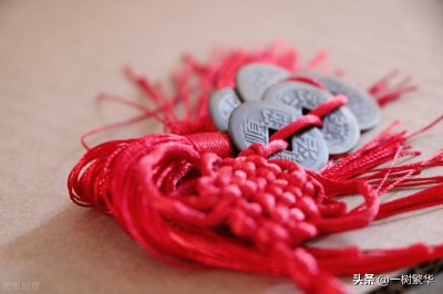 ​五帝钱门槛正确摆放图解（农村盖新房时，为何会在门槛处摆放五枚铜钱？老农：