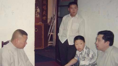 相比岳云鹏张云雷等人, 为什么烧饼一直没有真正火起来?