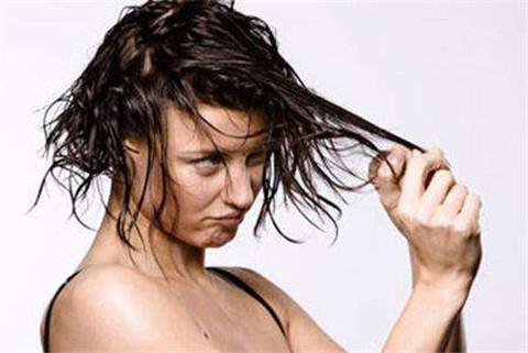 女友晚上失眠引发争吵？这些方法帮你化解矛盾！