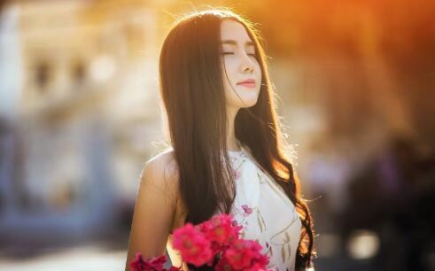 有事没事主动找你聊天