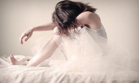 跟父母吵架女朋友听什么歌