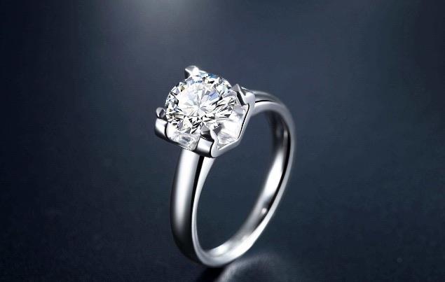 生活钻石逐渐被年轻人抛弃了吗 年轻人为什么不喜欢买钻戒了  1