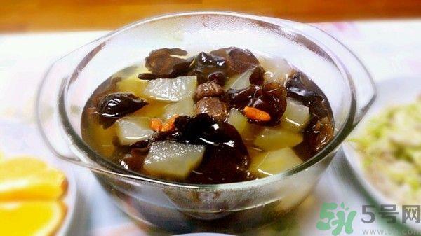 黑木耳可以治便秘吗？黑木耳有什么食疗的方法？