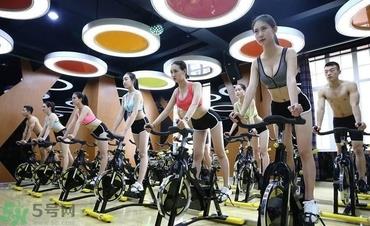 女生可以练腹肌吗?女生怎么练腹肌? 女生可以练腹肌吗?女生怎么练腹肌?