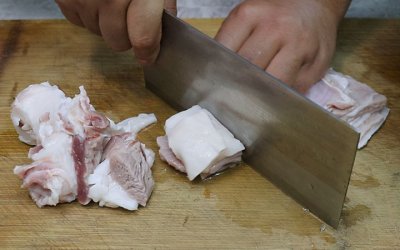 ​羊肉炖白菜的做法（超好吃的羊肉白菜炖粉条教程）