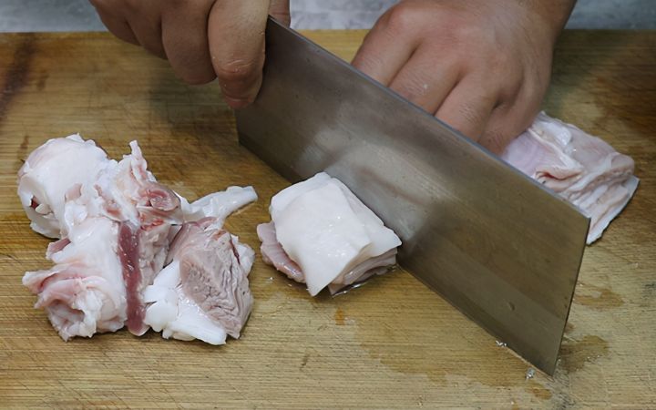 羊肉炖白菜的做法（超好吃的羊肉白菜炖粉条教程）