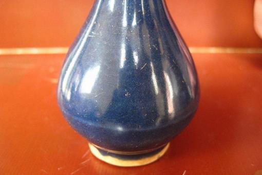 明朝蓝釉梅瓶值多少钱?