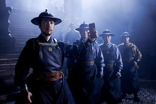 明朝蓝釉梅瓶值多少钱?