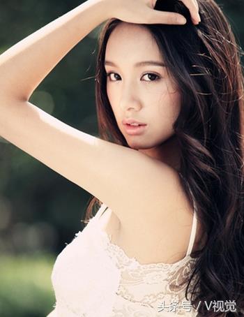 尹航在《踏破硝烟》中饰演女一号 董云清